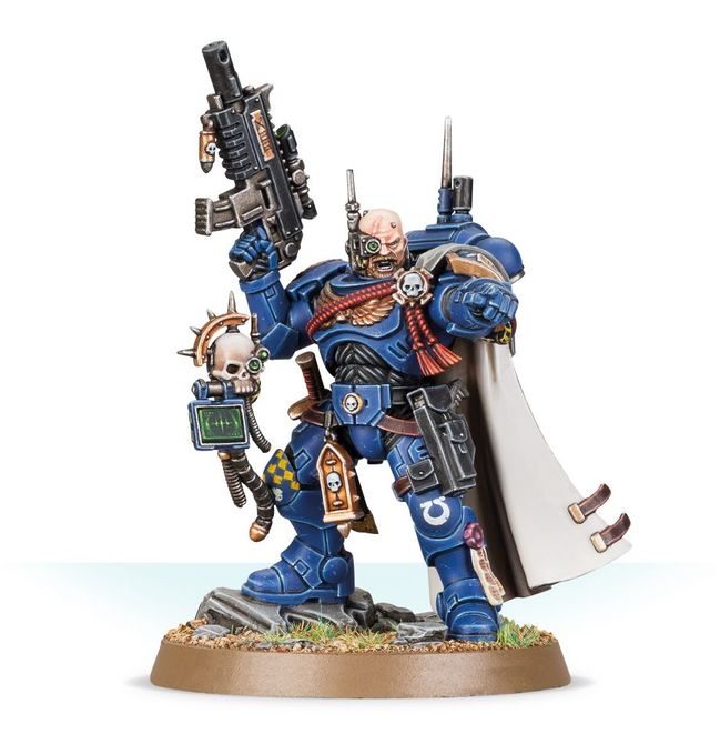 Captain in Phobos Armour - view 1