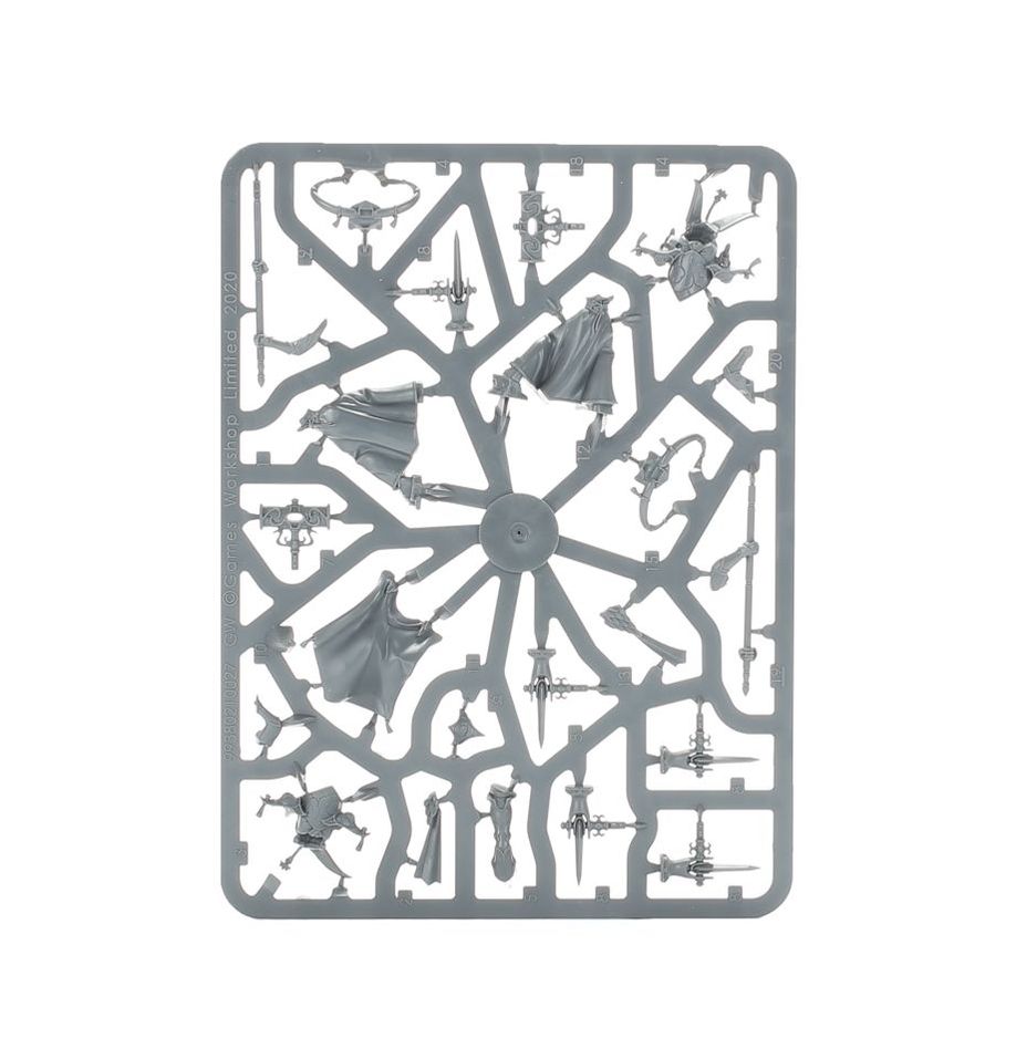 Truestone Seneschal with a pair of hammers