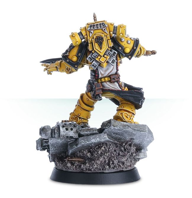 Sigismund, First Captain of the Imperial Fists - view 7
